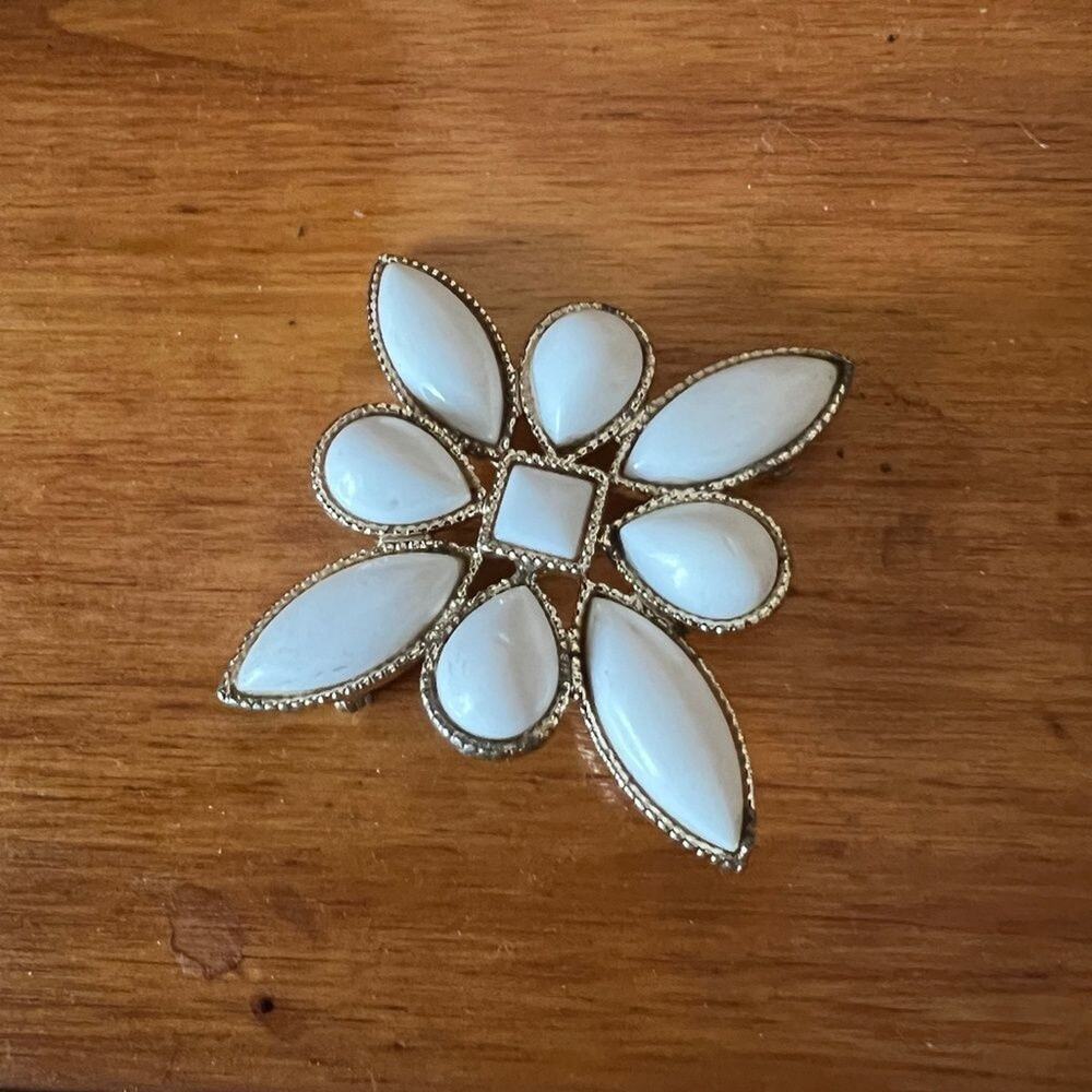 Emmons Lucito Gold Tone/White Brooch